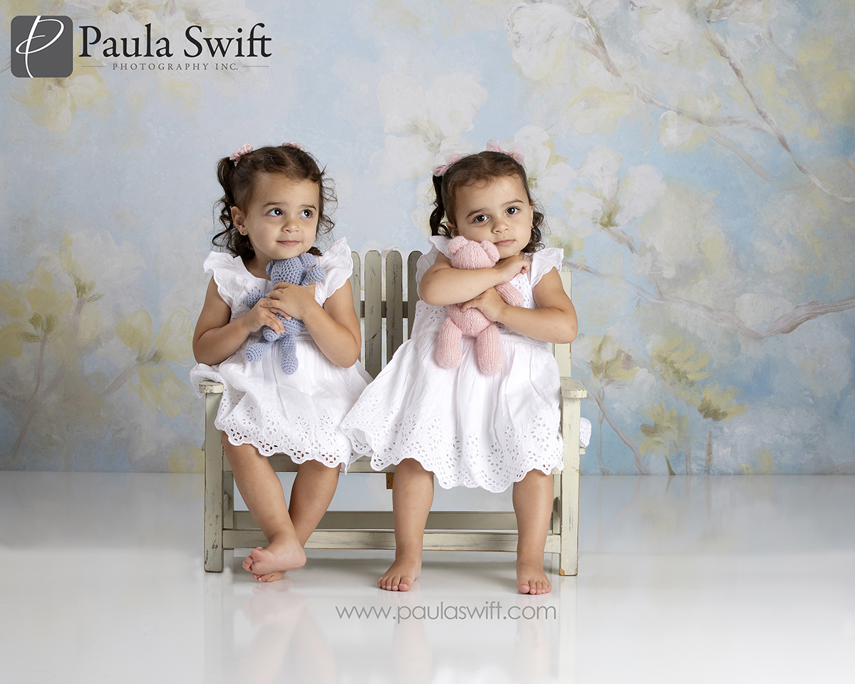 Newborn Twins Photo Session 0019