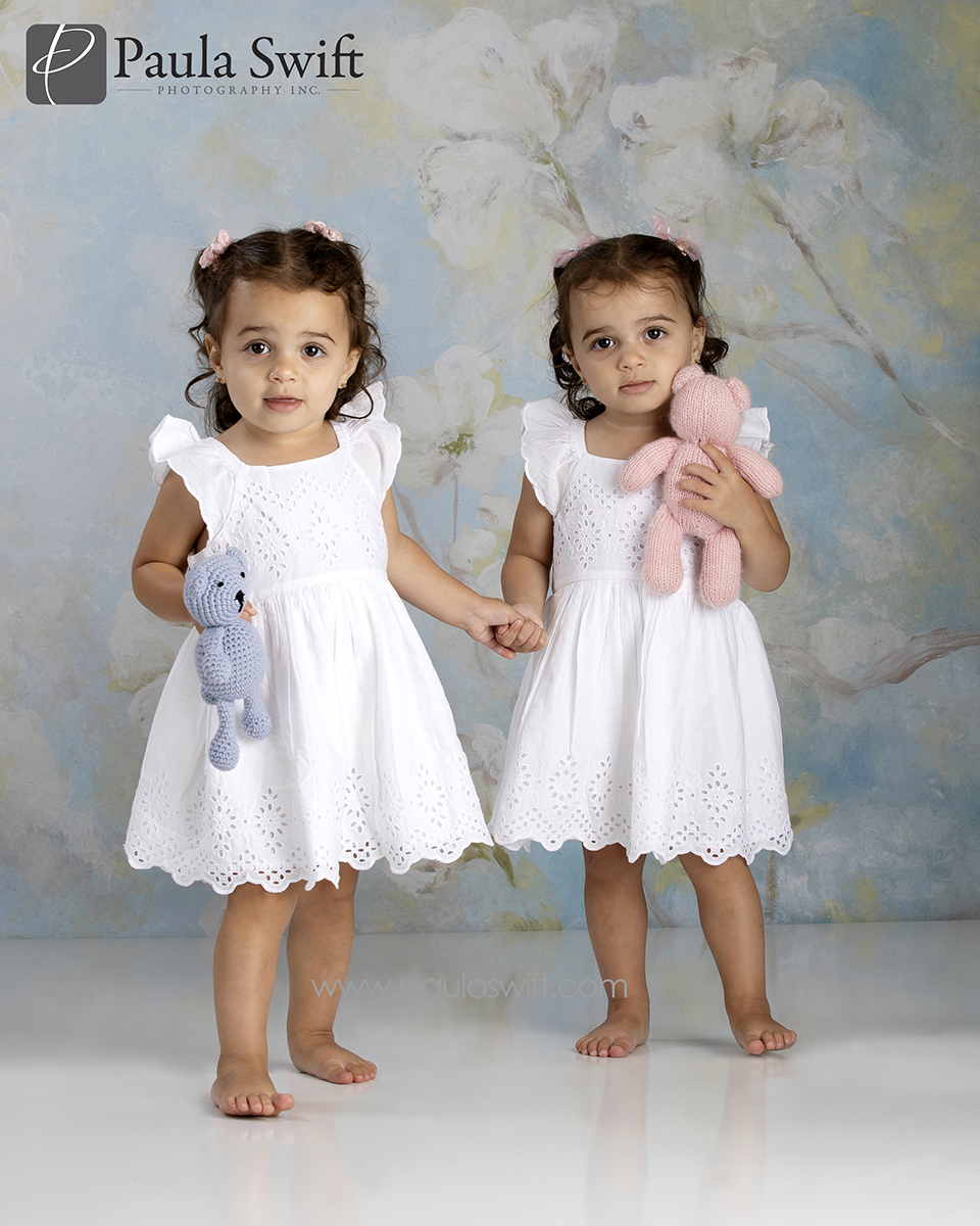 Newborn Twins Photo Session 0021